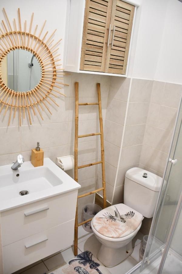 Le Cabanon H24,Atypique,Cosy,Port,Plage,Wifi,Netflix ลาแซน-ซูร์-แมร์ ภายนอก รูปภาพ